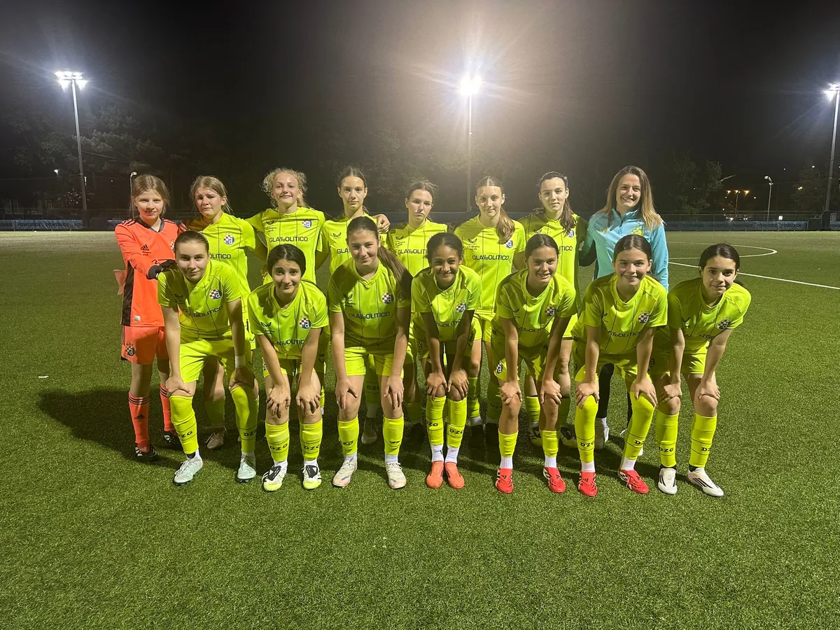 Slavlje druge ekipe pionirki ŽNK Dinamo Zagreb u zaostalom susretu 11. kola HNLŽM