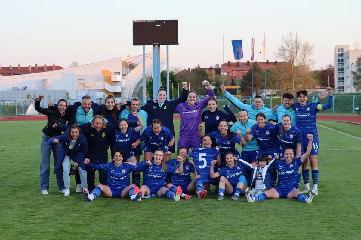 ŽNK Dinamo skupna slavlje
